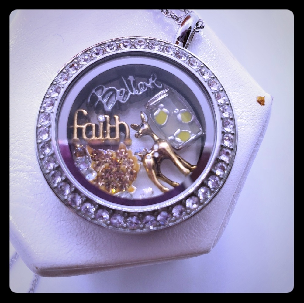 🆕️Medium Locket